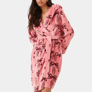 Ted-Lasso-S04-Juno-Temple-Pink-Bow-Print-Robe.